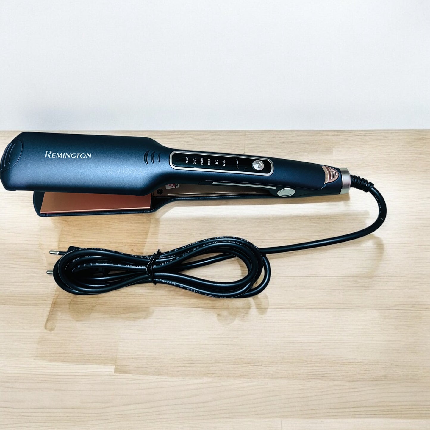 Remington Professional Hair Straightener Shine Therapy