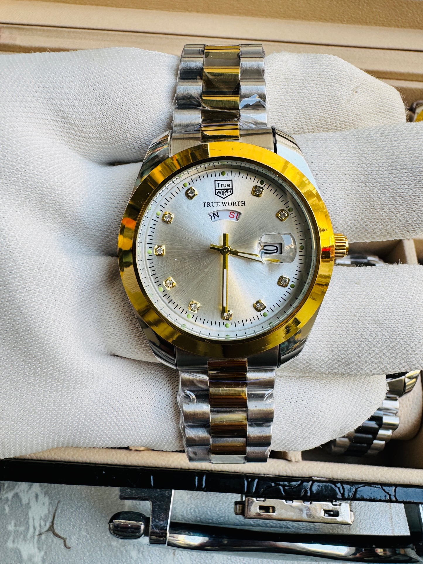 Original True Worth Exclusive Designs Wrist Watches For Men