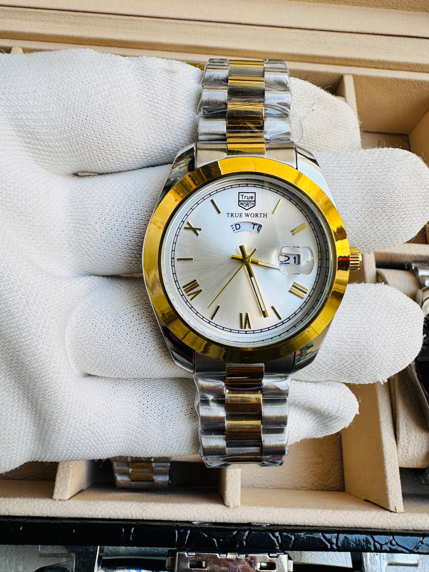 Original True Worth Exclusive Designs Wrist Watches For Men