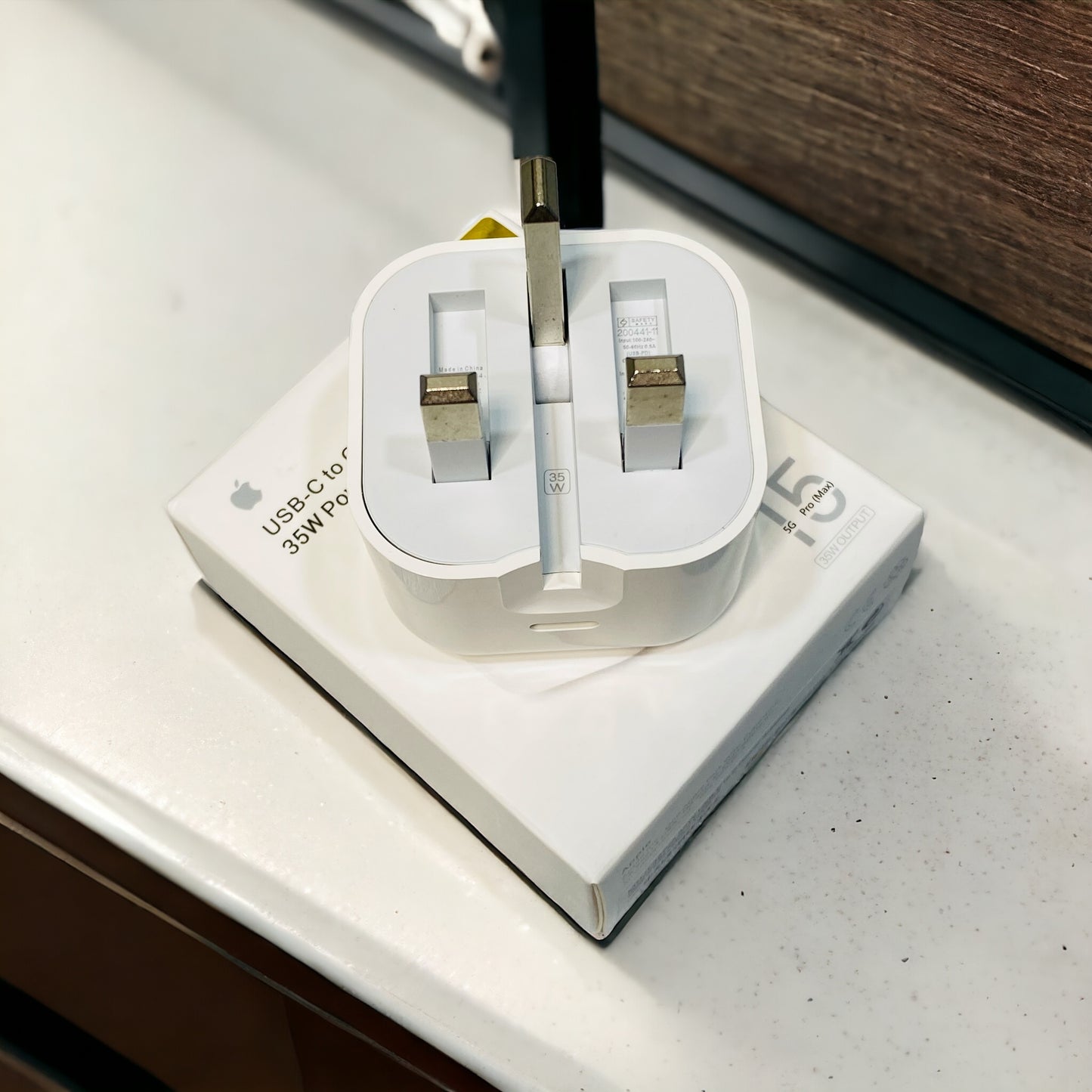 35 Watt Power Adapter USB C to C Quick Charging