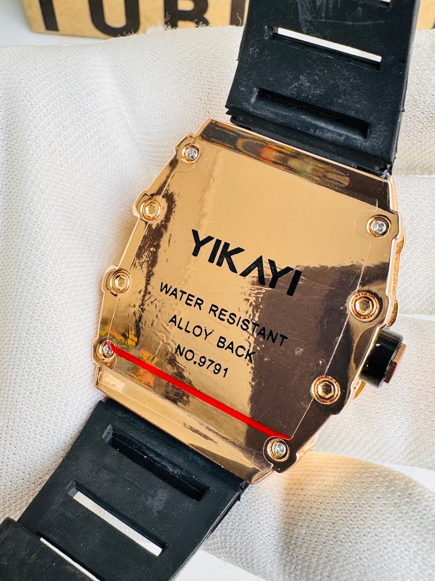 New Luxury Exclusive Design Men's Wrist Watch Quartz Movement