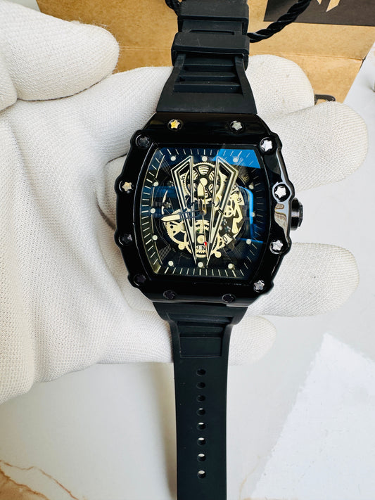 New Luxury Exclusive Design Men's Wrist Watch Quartz Movement