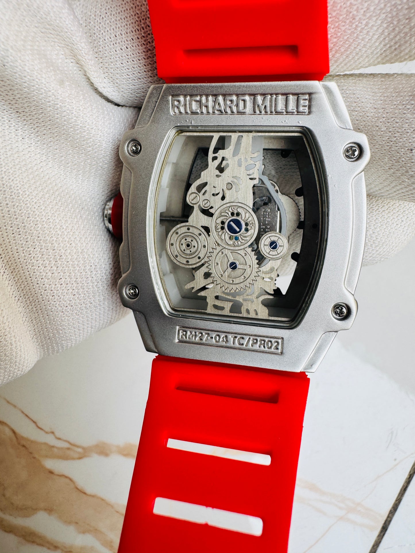 New Luxury Exclusive Design Men's Wrist Watch Quartz Movement